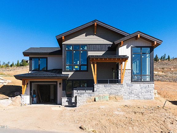 5th image of 831 Black Feather Court