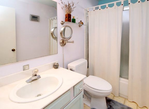 3rd image of 513 Cloudview Dr