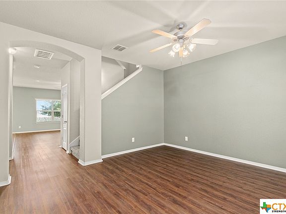 4th image of 572 Stonebrook Dr