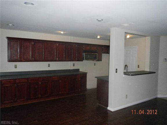 2nd image of 1209 Corkwood Cir