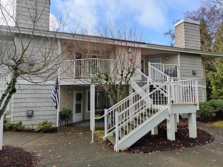 11130 SE 208th St #F202 — Photo 2