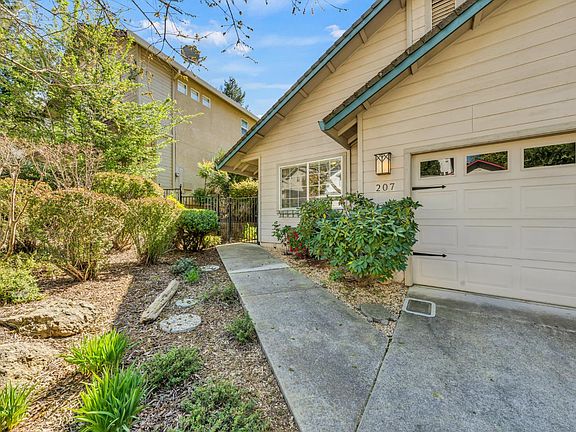 5th image of 207 Incline Dr