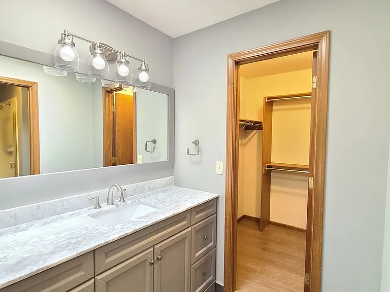 3425 E 61st Ave — Photo 25