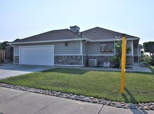 1221 Aspen Way, Hollister, CA 95023