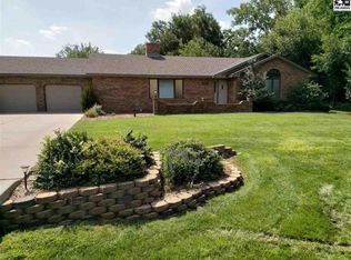 3003 N Ridgecrest Dr, Hutchinson, KS 67502