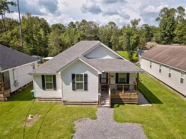 28797 Adele St, Lacombe, LA 70445