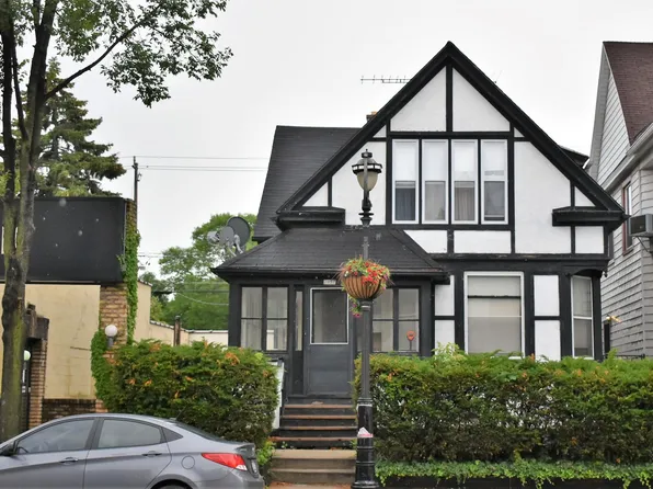 2957 N Oakland Ave, Milwaukee, WI 53211