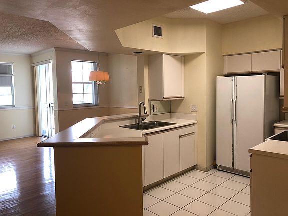 2nd image of 3165 NE 184th St APT 6306