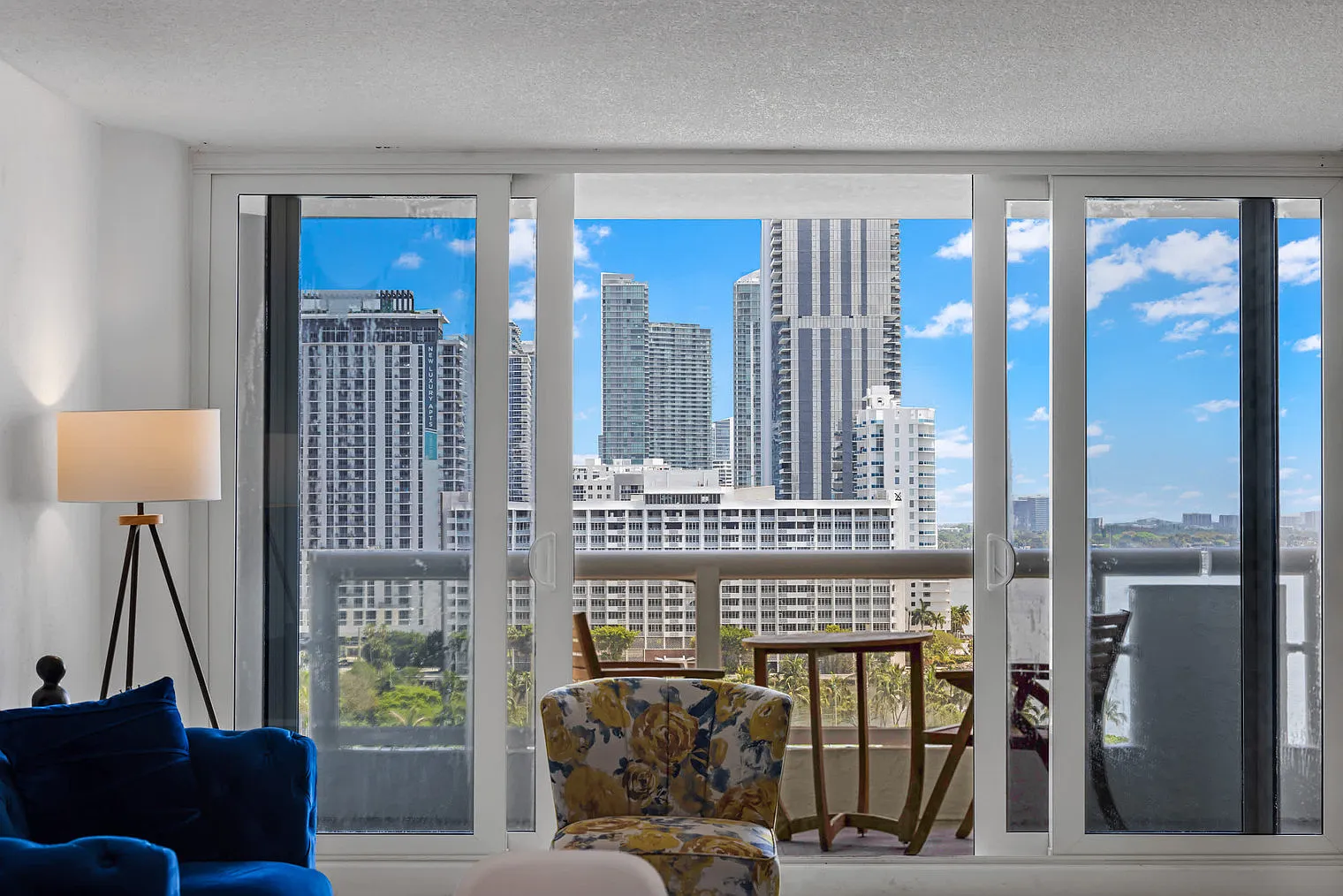 1 bed, 1.0 bath, 1065 sqft, $3,594 — Photo 3