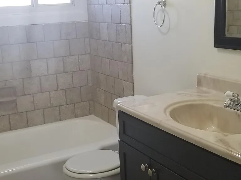 6866 Parsons Ave — Photo 9