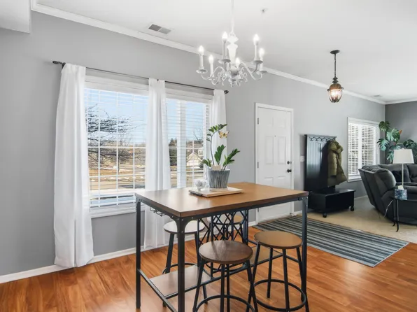 1241 Bergmann Dr, Stillwater, MN 55082