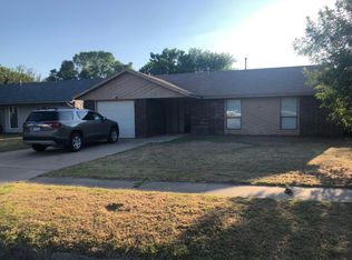700 Branchwood Dr, Norman, OK 73072