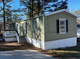 8 Spencer Dr, Ellenwood, GA 30294