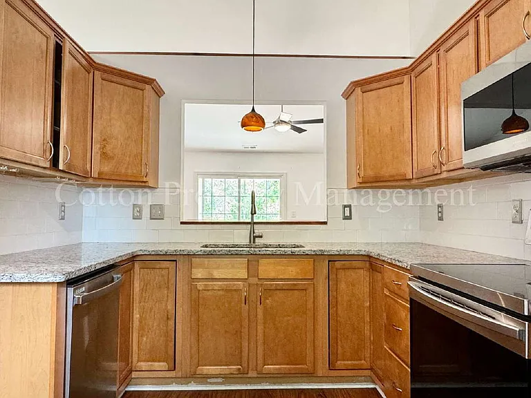 5138 Greenville Loop Rd #D — Photo 7
