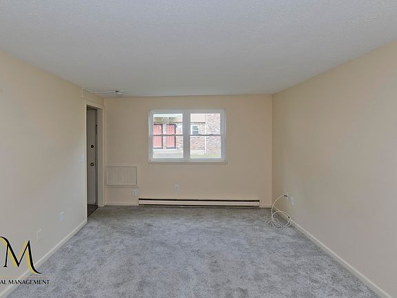 4th image of 4 Culdaff St #4J