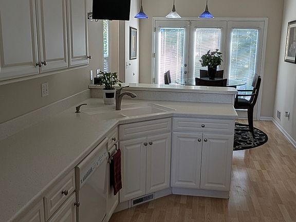5th image of 2424 Whispering Meadows Ct SE