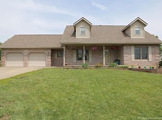 1332 Rosebud Dr, Jackson, MO 63755