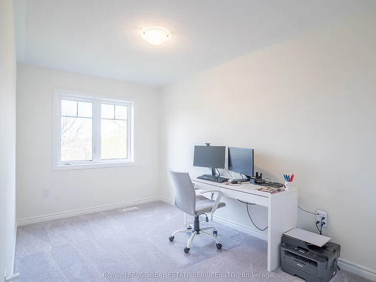 84 Barkerville Dr — Photo 18