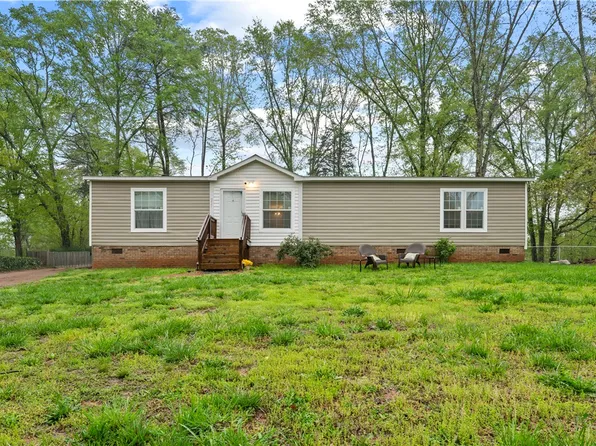 217 Silver Creek Rd, Central, SC 29630