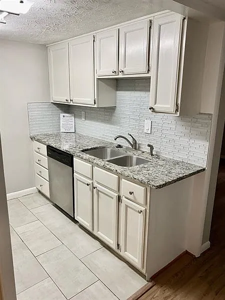 2 bed, 1.5 bath, 1056 sqft, $1,750 — Photo 3