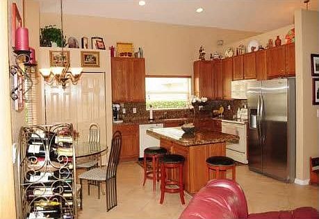 5th image of 4125 Bahia Isle Cir