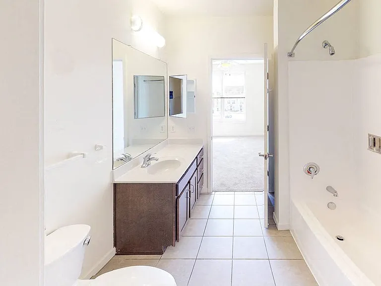 Legacy Pointe at Poindexter Apartments — Photo 21