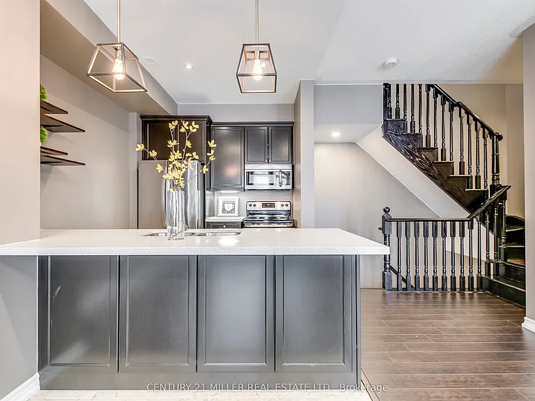2435 Greenwich Dr #24 — Photo 8