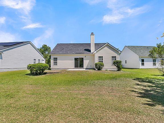 2nd image of 106 Dovetail Cir