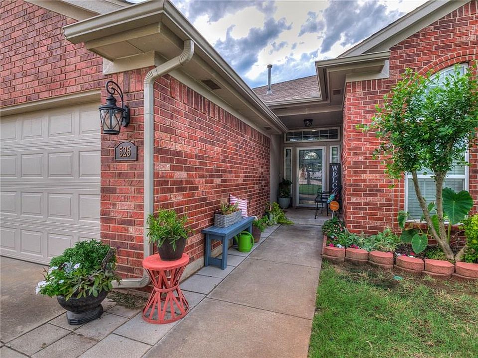 1st image of 525 Woodsong Dr