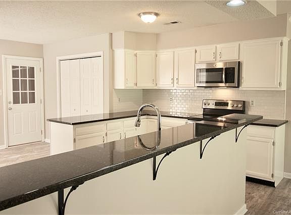 5th image of 5313 Radley Ct