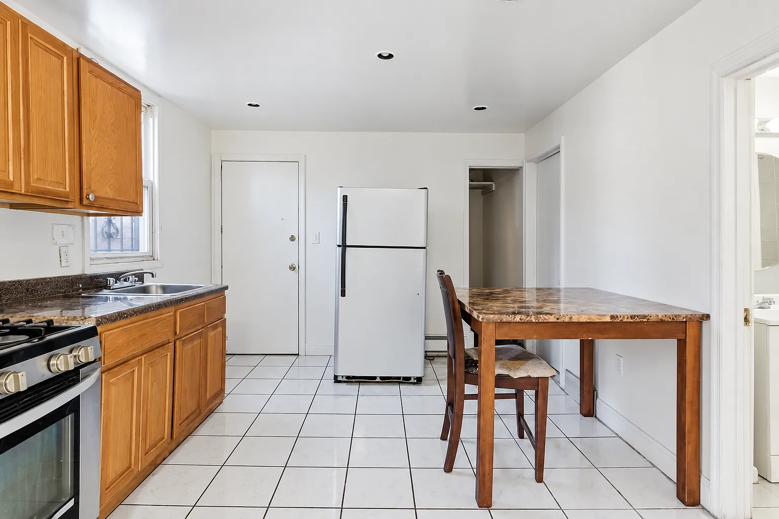 2 bed, $1,700 — Photo 3