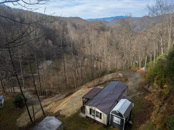 243 Frasier Fir Dr, Bryson City, NC 28713
