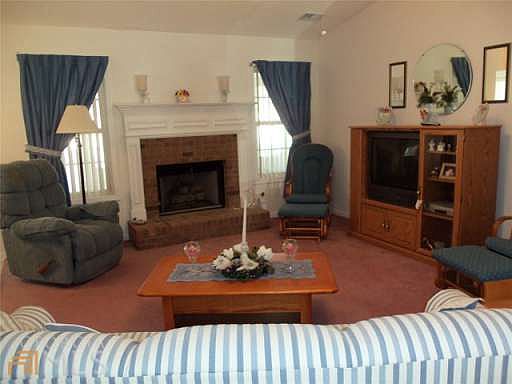 5th image of 1045 Pinehurst Dr