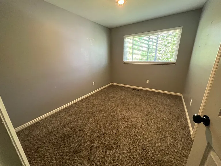 1637 Springwater Dr — Photo 2