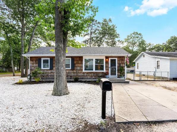 329 Briggs Ave, Forked River, NJ 08731