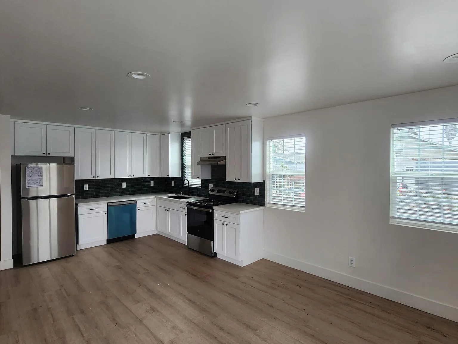 2 bed, 755 sqft, $2,350 — Photo 1