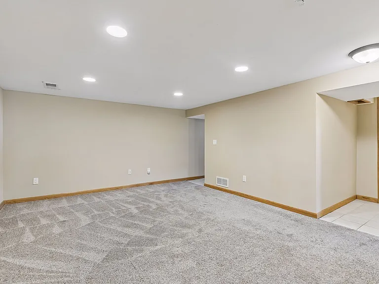 1099 Felix St — Photo 25