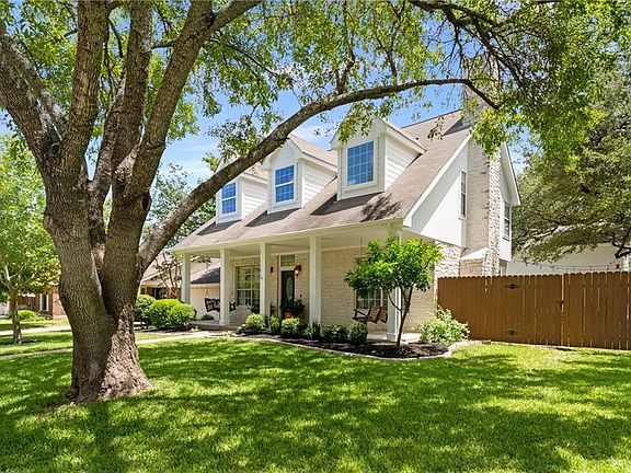 3rd image of 1812 Blue Bell Dr