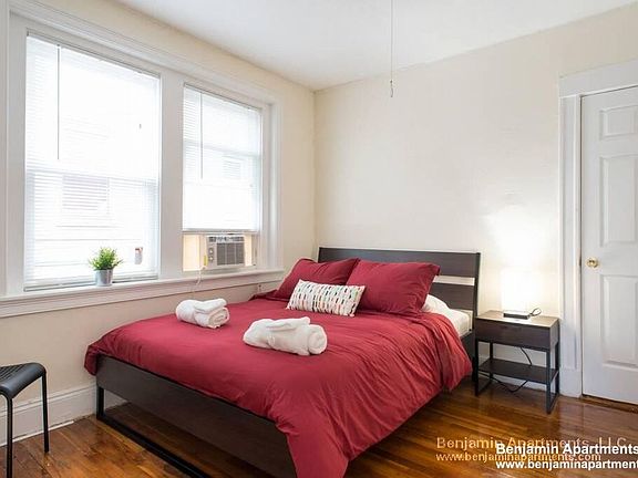 4th image of 244 Kelton St APT 14A