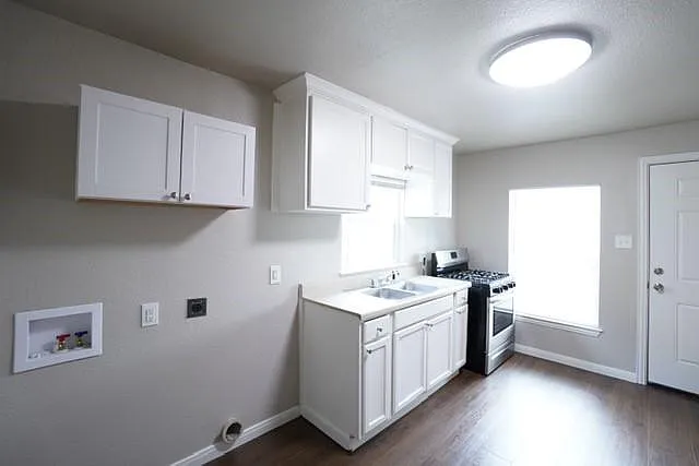 814 E Houston St — Photo 6