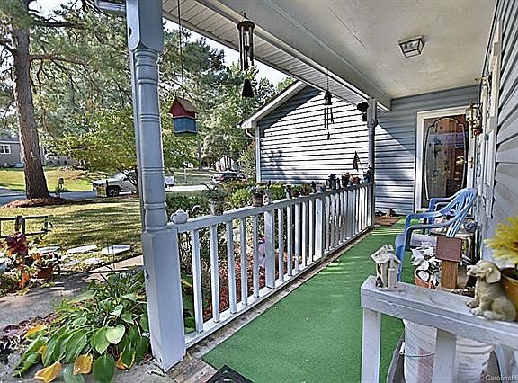 3rd image of 1684 Mulberry Cir