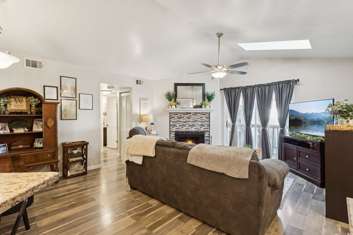 next background image