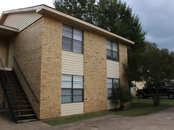 405 Summer Ct #B, College Station, TX 77840