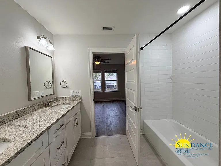 699 Woodlawn Ave NW — Photo 11