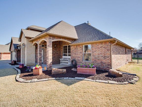 3rd image of 2013 Mount Vernon Rd