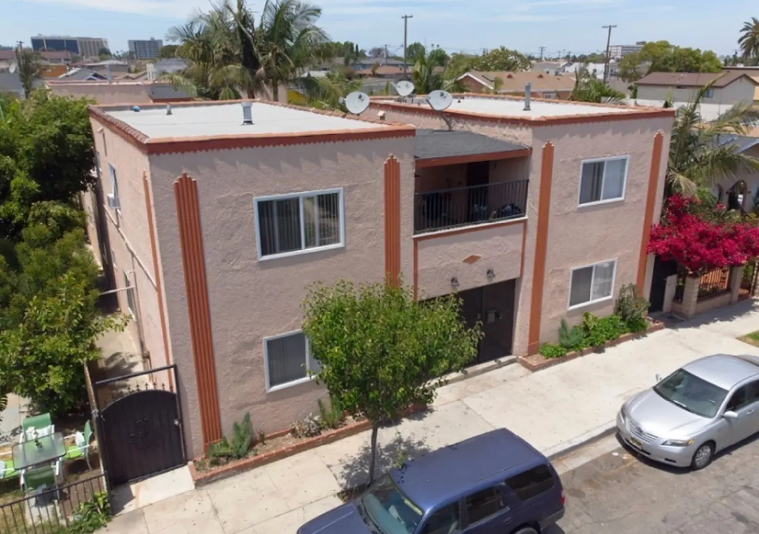 1033 Hoffman Ave in Long Beach — Photo 1