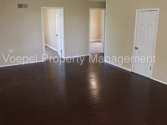 3rd image of 3225 Booth Ave