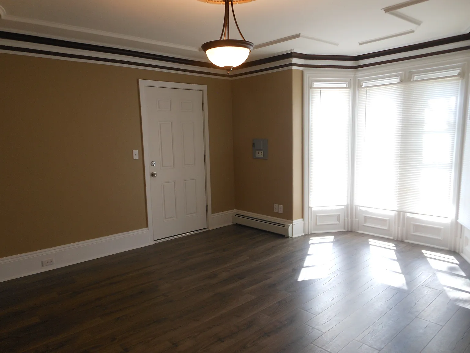 1 bed, 550 sqft, $925 — Photo 2