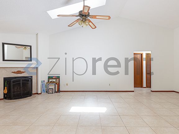 3rd image of 1272 Blueberry Ct