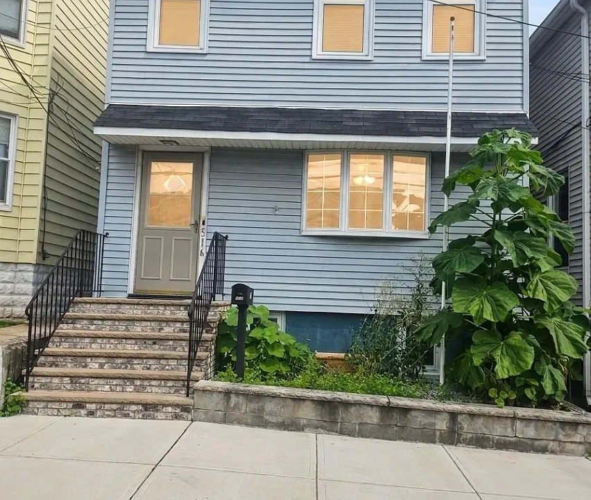 516 Forest St #2